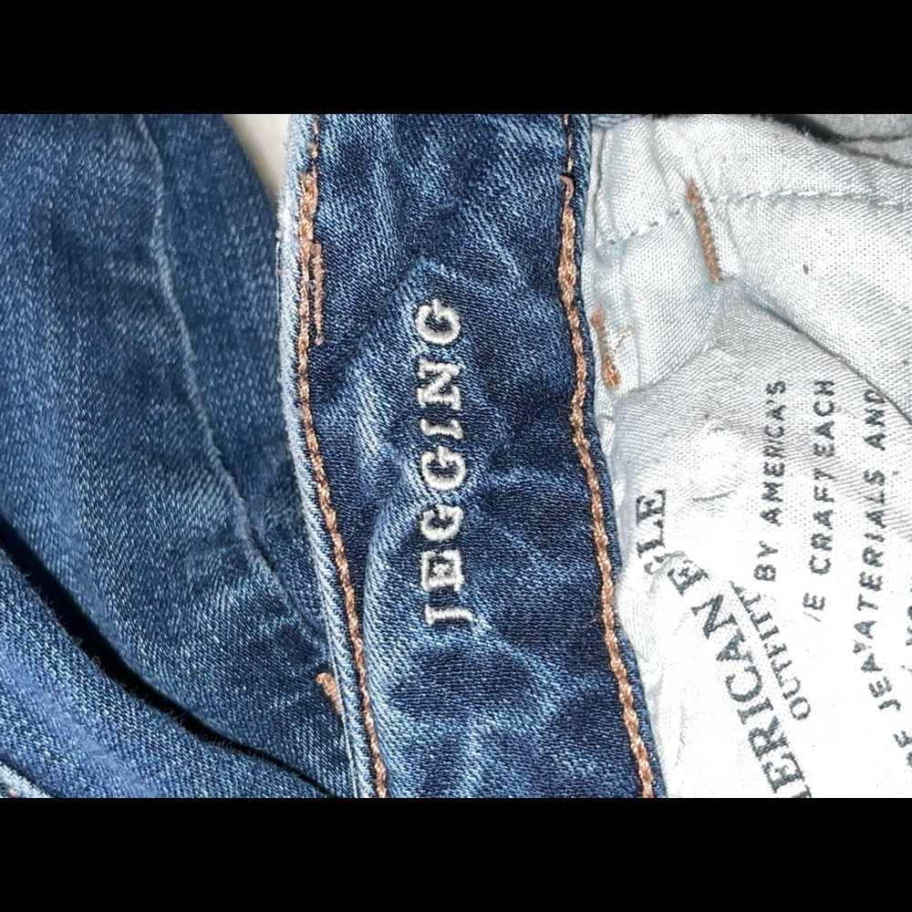 American eagle ripped Jeggings